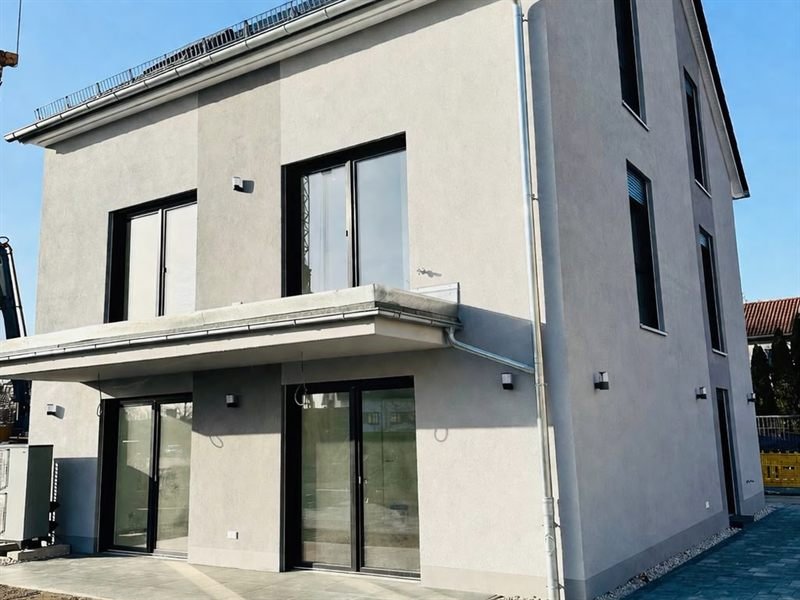 Neubau mit drei Wohnungen in der Riesaer Straße in Leipzig-Engelsdorf